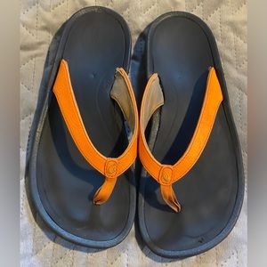 Olukai thong sandals women’s size 8 orange pre-owned‎ condition
